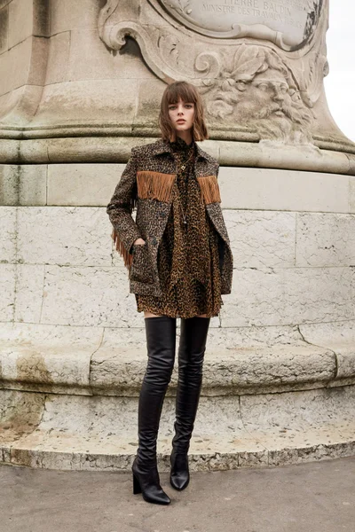 Look 19